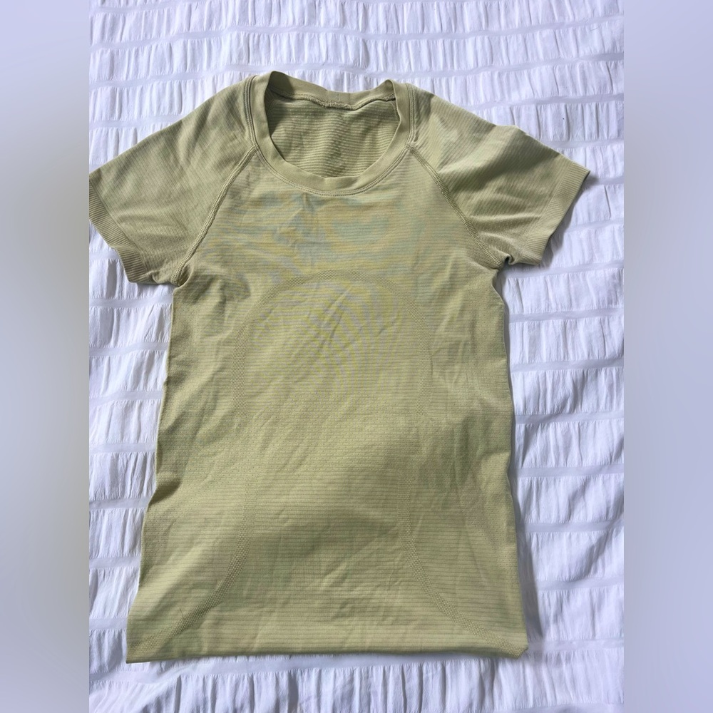 Rare Lululemon light green swiftly tech